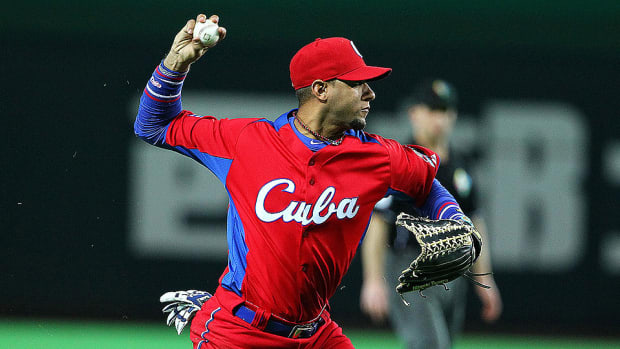 astros-sign-yulieski-gurriel-contract-cuba.jpg